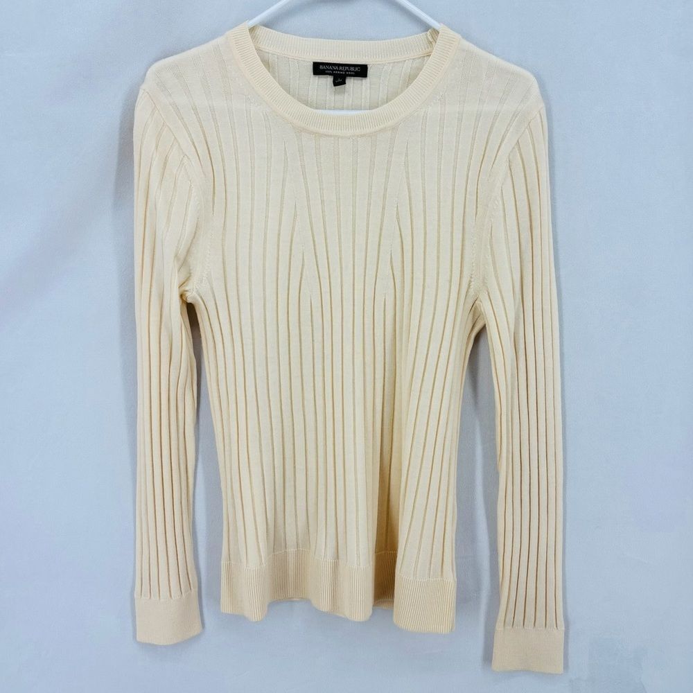 Banana Republic Cream Crew Neck Sweater